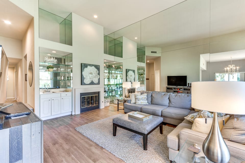 Golfer's Paradise: Gem w/ Hot Tub in La Quinta Apartment in La Quinta
