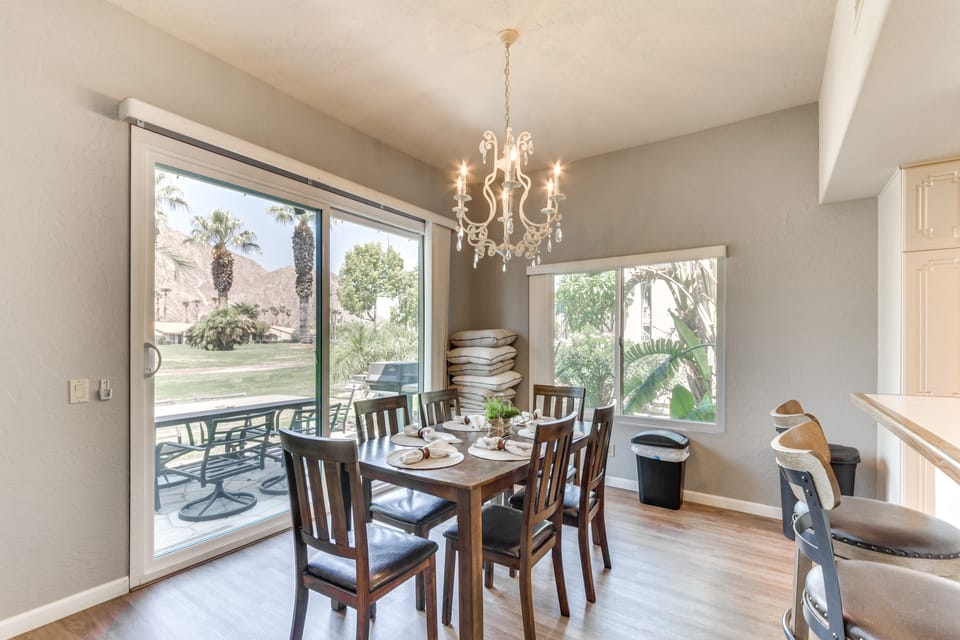 Golfer's Paradise: Gem w/ Hot Tub in La Quinta Apartment in La Quinta