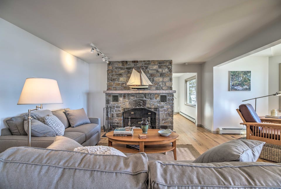 Family Lakehouse w/ Deck + Beach on Lake Champlain House in Lake Champlain