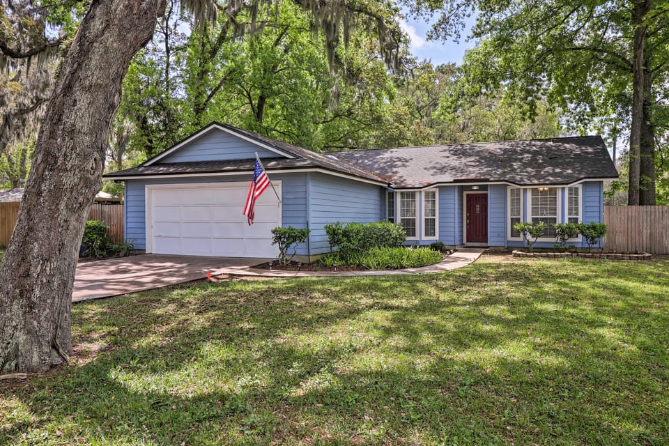 Pet-Friendly Amelia Island Home ~ 1 Mi to Beach! House in Fernandina Beach