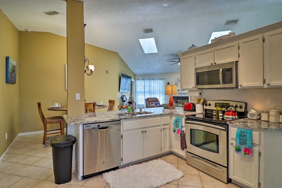 Pet-Friendly Amelia Island Home ~ 1 Mi to Beach! House in Fernandina Beach