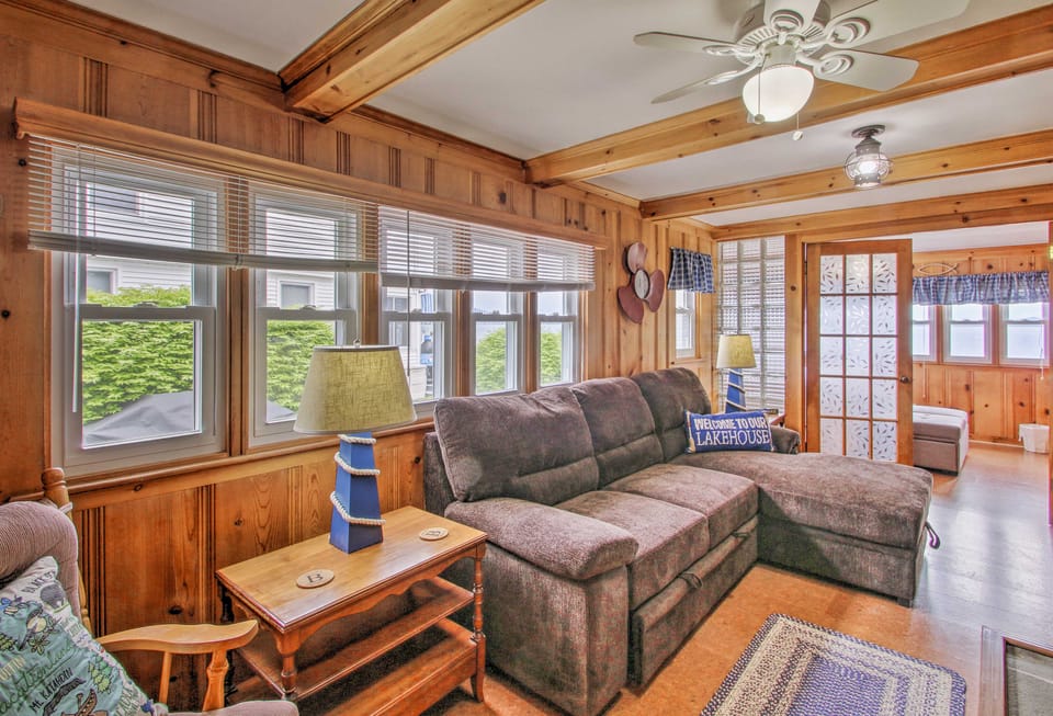 Beachfront Sebago Cottage w/ Deck + Grill! Cottage in Sebago Lake