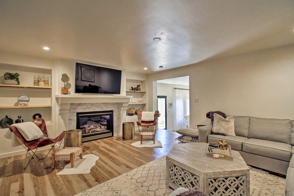 Luxury Albuquerque Home w/ Pool, Deck, + Hot Tub! House in Los Ranchos