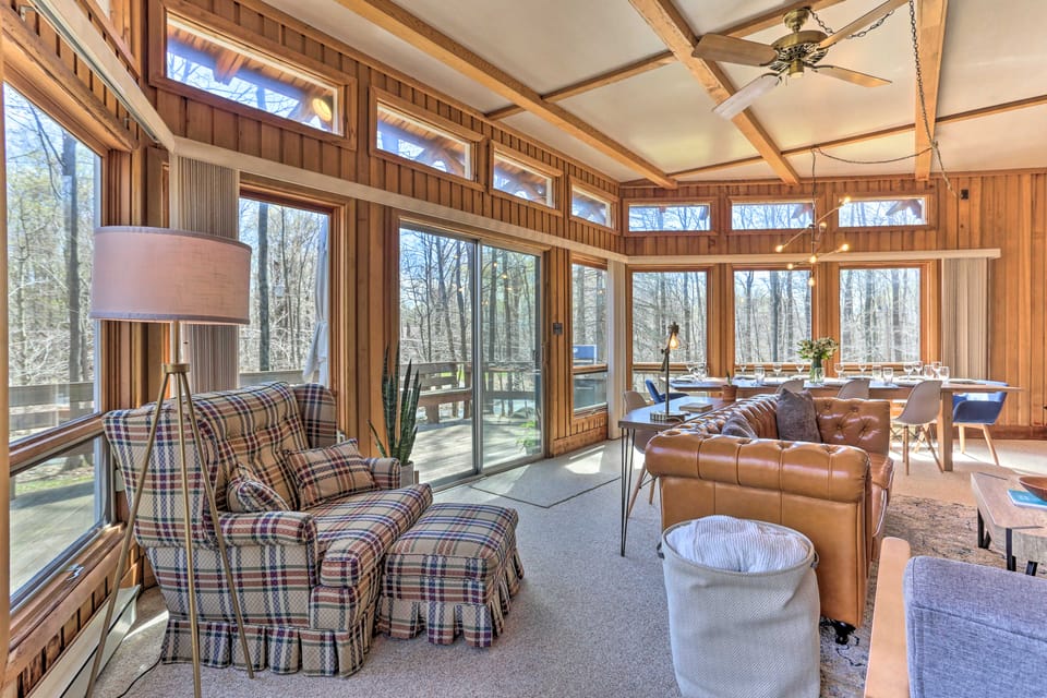 Walk to Big Bass Lake: Family Home w/ Deck! House in Pocono Mountains