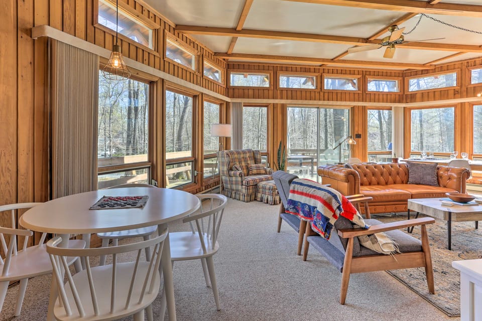 Walk to Big Bass Lake: Family Home w/ Deck! House in Pocono Mountains