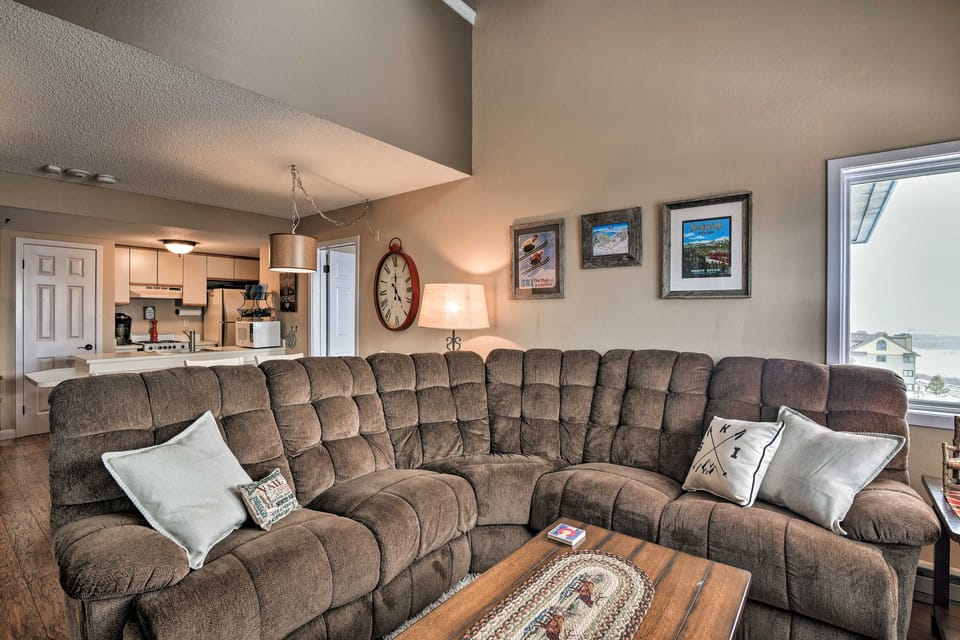 Walk to Ski Lift: Mtn-View Granby Ranch Condo Apartment in Granby