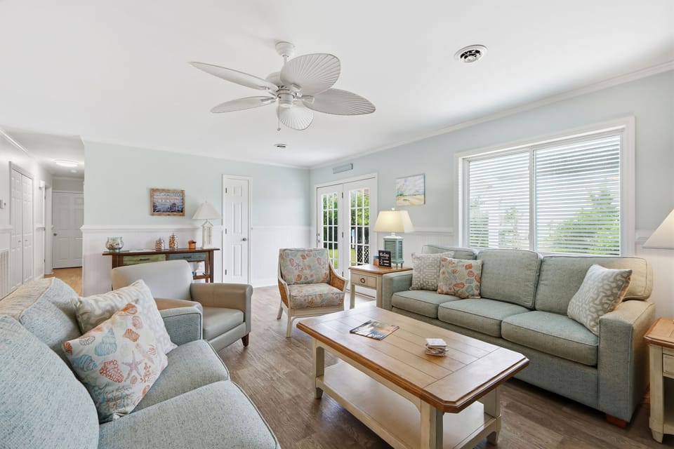 Colorful Emerald Isle Home: Just Steps to Beach! House in Emerald Isle
