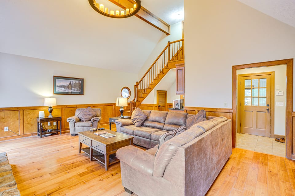 Dahlonega House w/ Hot Tub & Outdoor Fireplace House in Dahlonega