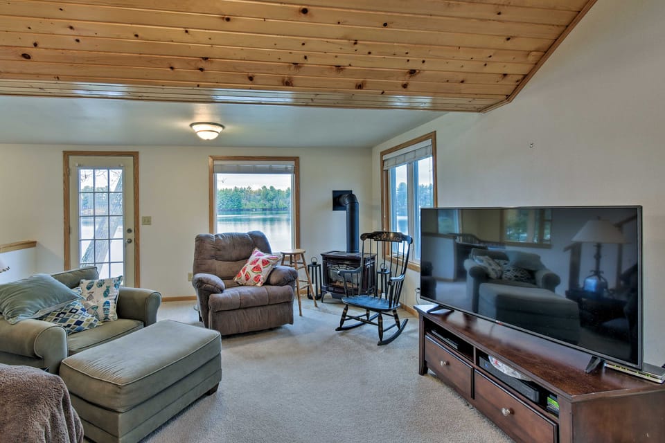 Lakefront Home w/ Seasonal Dock - 2 Mi to Skiing! Cottage in Wisconsin