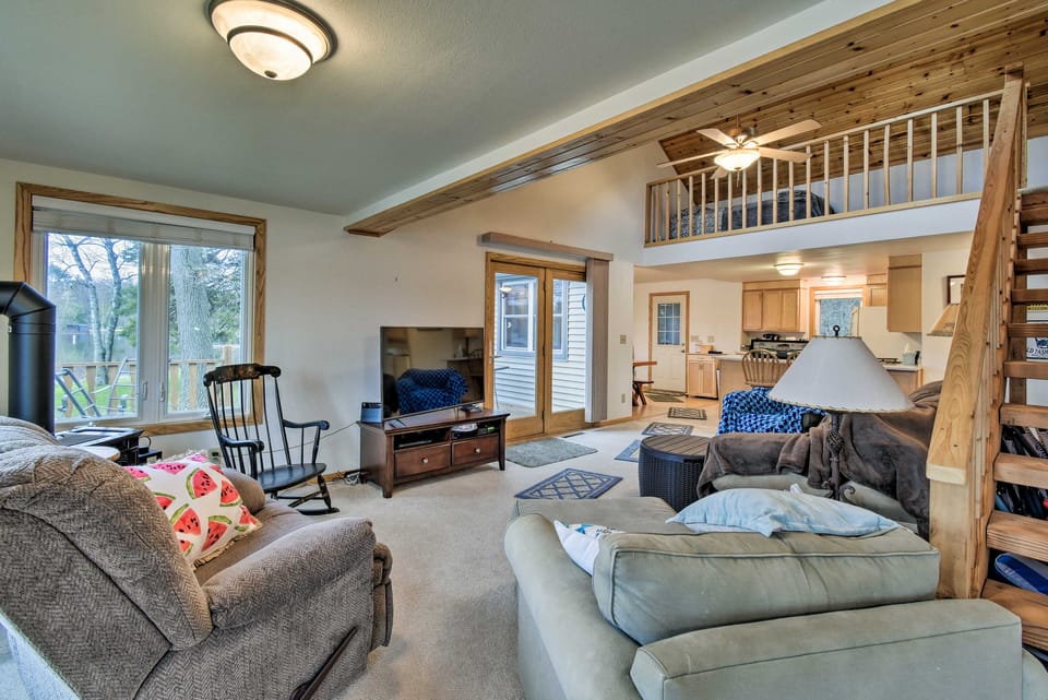 Lakefront Home w/ Seasonal Dock - 2 Mi to Skiing! Cottage in Wisconsin