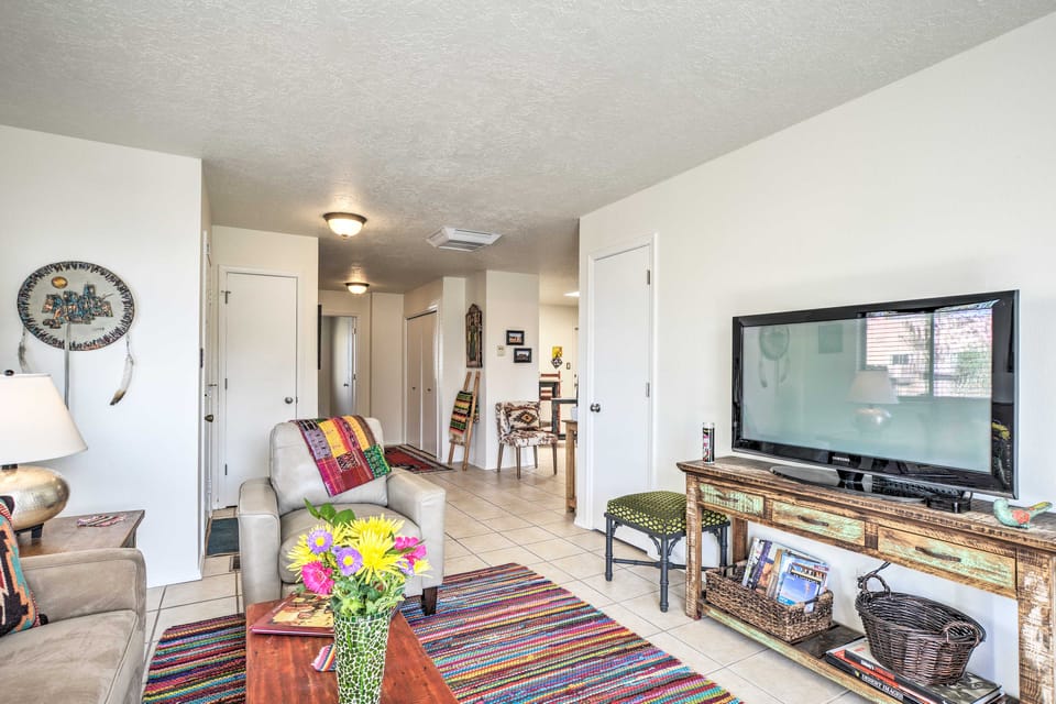 Mountain-View Albuquerque Townhome w/ Patio! Apartment in Albuquerque