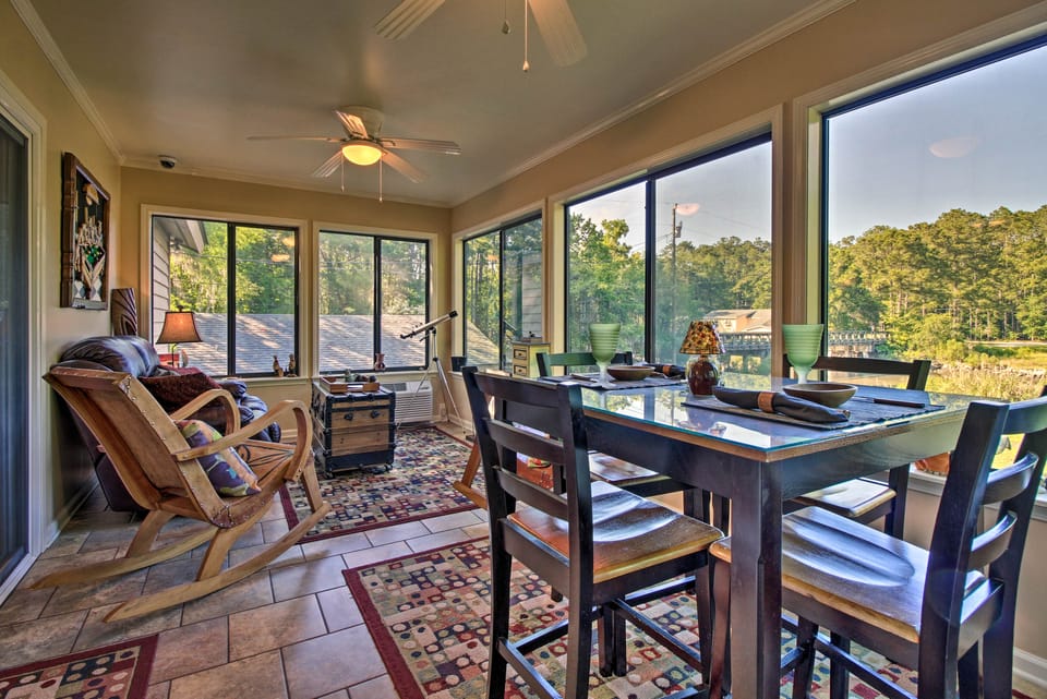 Waterfront Midway Home w/ Sunroom & Large Yard House in Georgia