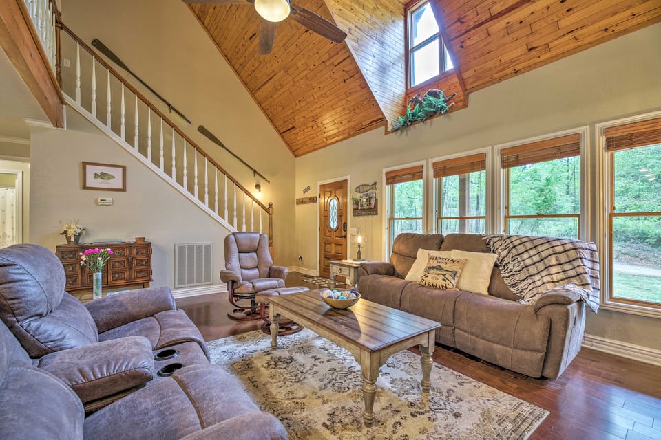 Updated Cabin on White River by Boat Landing! House in Arkansas