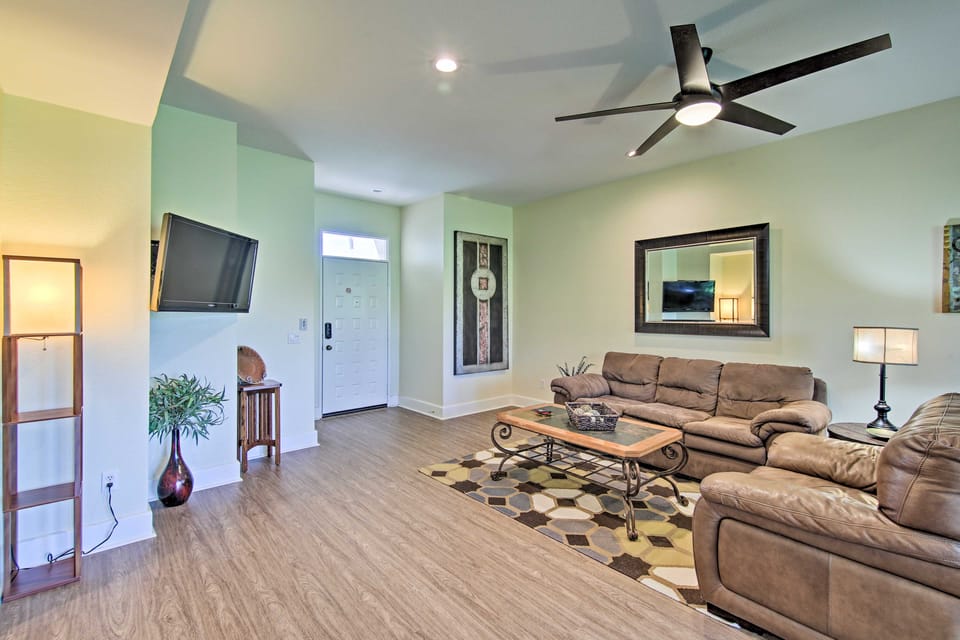 Cathedral City Condo on Golf Course w/ Patio! Apartment in Cathedral City