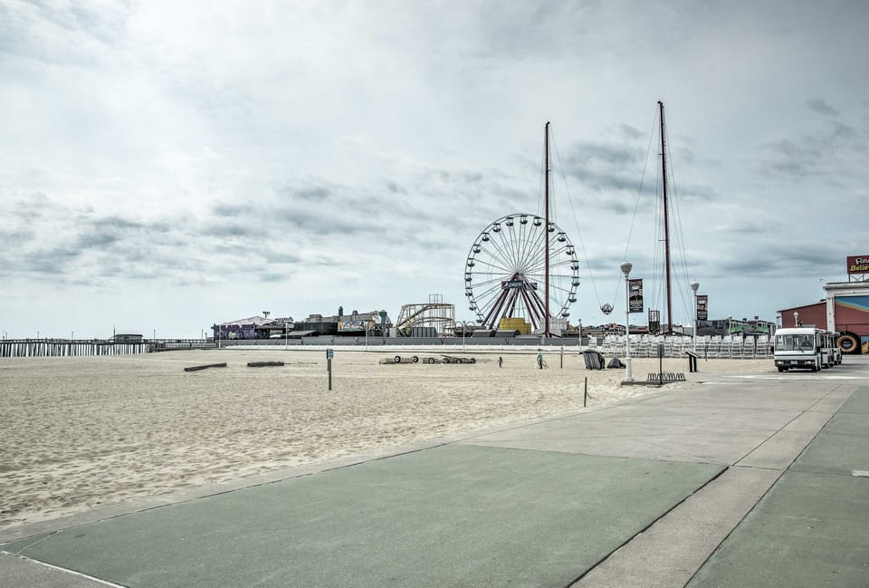 2 Mi to Ocean City Boardwalk: Gem w/ Pool + Marina Apartment in Ocean City
