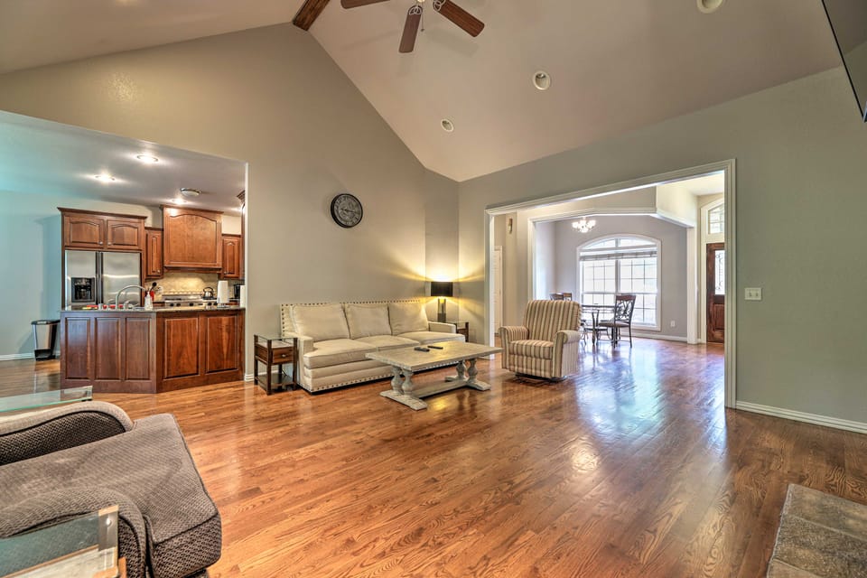 Bentonville Home w/ Pool Table, 2 Mi to Downtown! House in Rogers