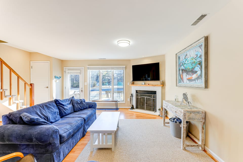 Walk to Bethany Beach Boardwalk: Coastal Retreat Apartment in Bethany Beach