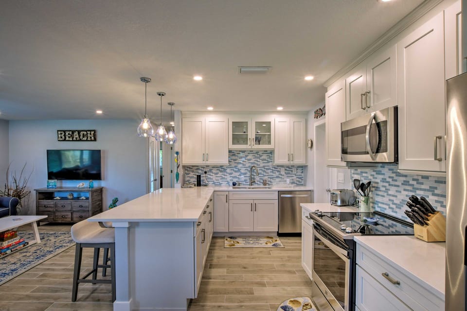 Tasteful Home w/ Patio + Grill < 2 Mi to Beach! House in Naples Park