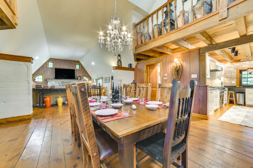 9 Mi to Boyne Resort! Farmhouse Near Town & Lake House in Michigan