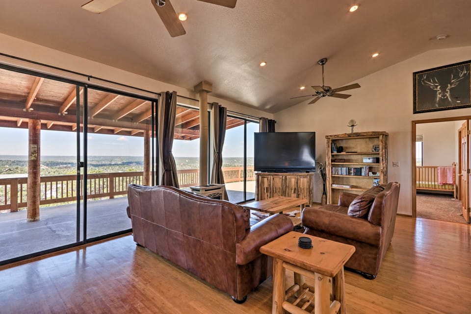 Overgaard Cabin w/ Pool Table & Incredible View House in Heber-Overgaard