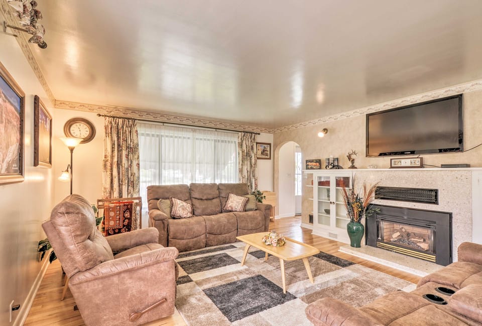 Panguitch Home w/ Patio ~ 24 Mi to Bryce Canyon House in Panguitch