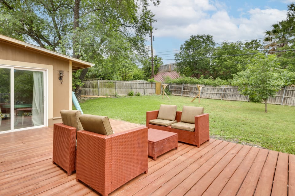 Welcoming Home ~ 6 Mi to Downtown San Antonio! House in San Antonio