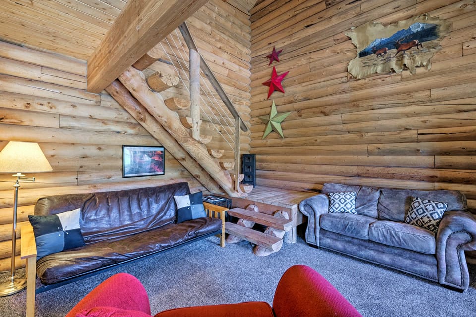 Cabin w/ Fire Pit, Views & BBQ: 18 Mi to Moab! House in Utah