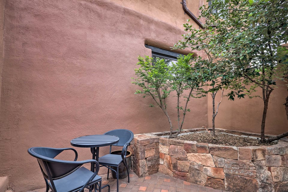 Historic Railyard Bungalow - Walkable Location! Apartment in Santa Fe