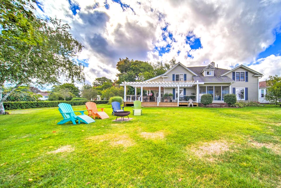 Private Waterfront Lake Erie Home w/ BBQ Patio House in Lake Erie