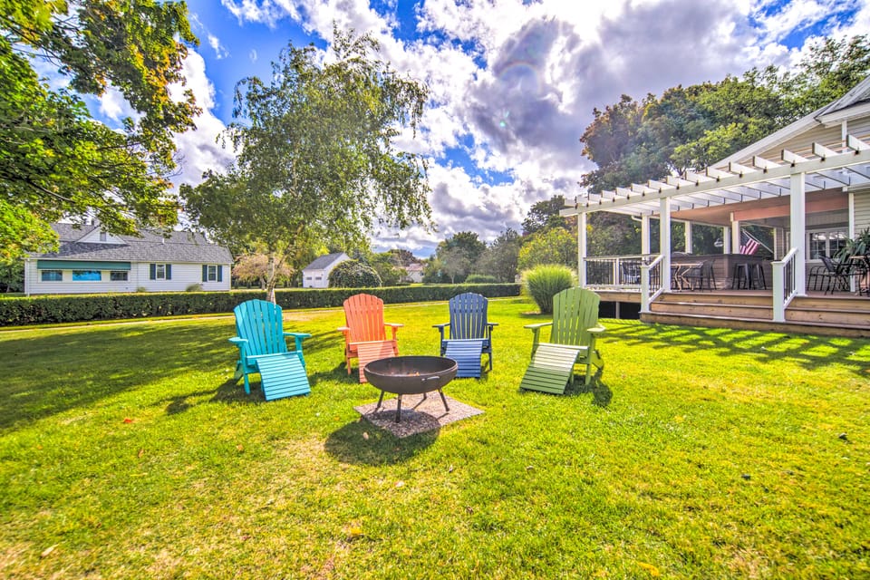 Private Waterfront Lake Erie Home w/ BBQ Patio House in Lake Erie