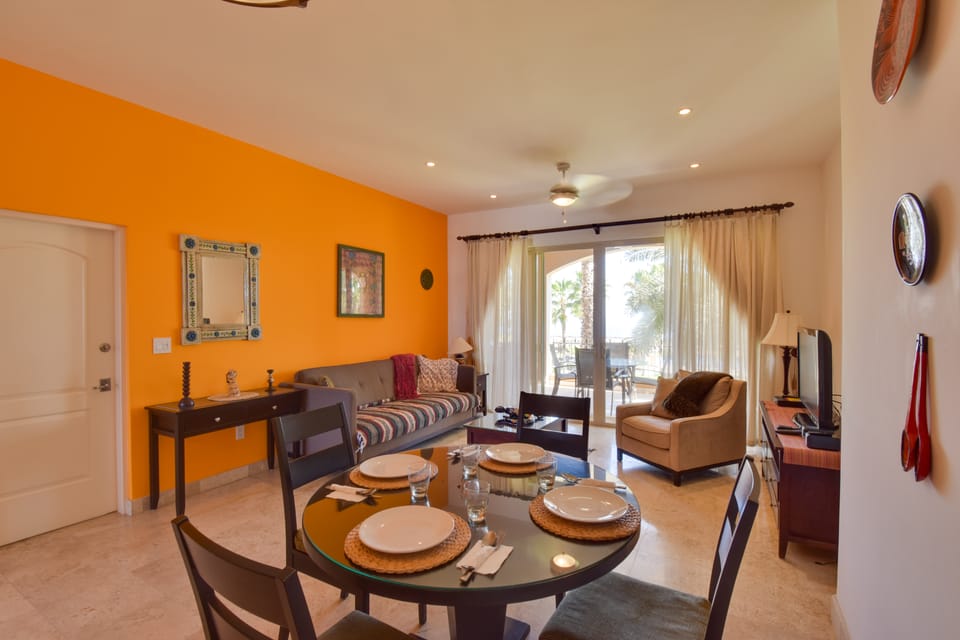 Gulf-View Condo: Private Patio, Pool & Golf! Apartment in La Paz
