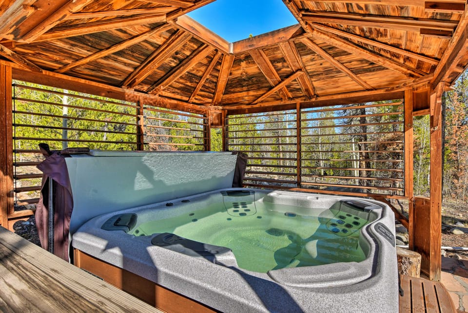 22STR-00019 Fairplay High Country Lodge w/ Hot Tub House in Park County