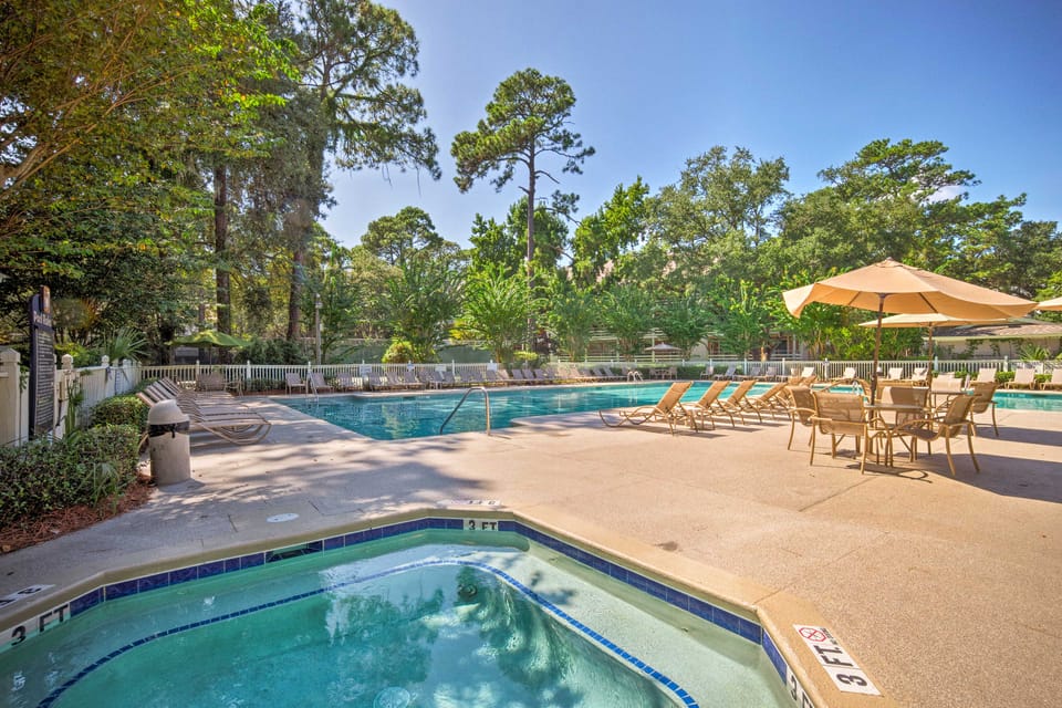 Pool Deck Access & Walk to Beach: Hilton Head Unit Apartment in Hilton Head Island