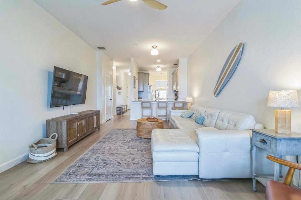Fort Myers Condo w/ Resort Pools - Near Golf! Apartment in Lee County