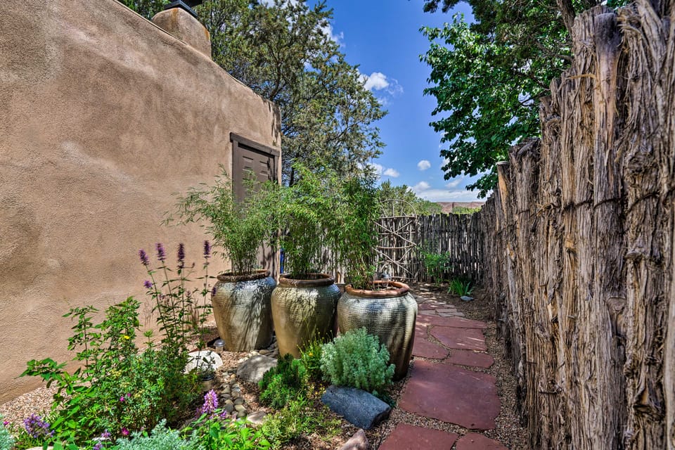 Modern Condo w/ Santa Fe Charm 1 Mi to Plaza Apartment in Santa Fe