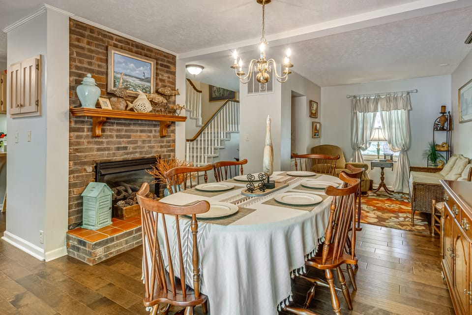 Waterfront Lake Barkley Home w/ Deck & Fire Pit! House in Lake Barkley