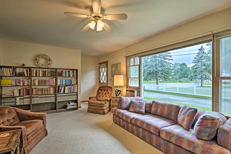 Lake Huron House w/ Grill + Beach Access! House in Michigan