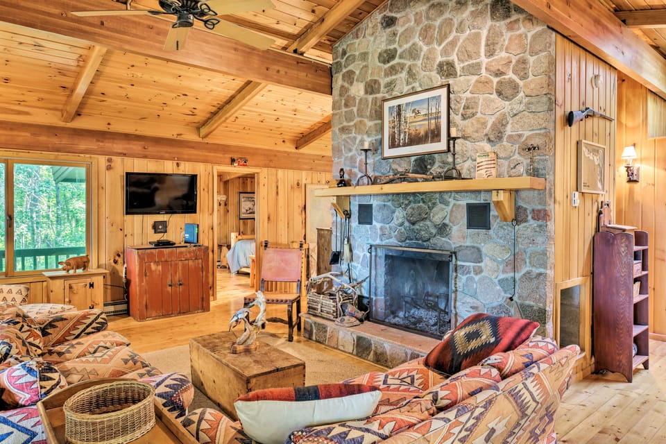 Rustic Cozy Cabin on Island Lake w/ Fire Pit, Dock House in Minnesota