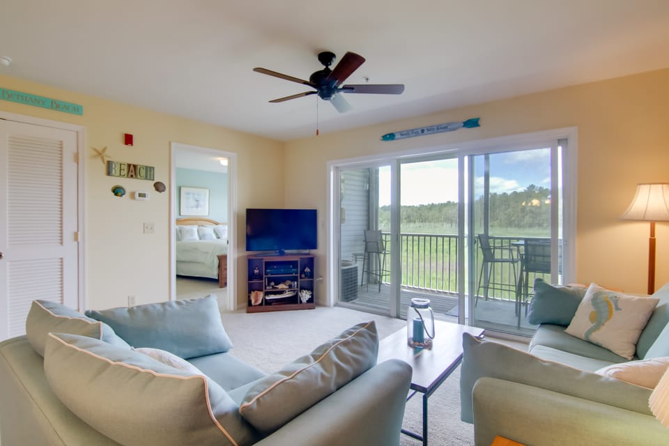 Pool & Bay Access: Serene Ocean View Oasis Apartment in Sussex County