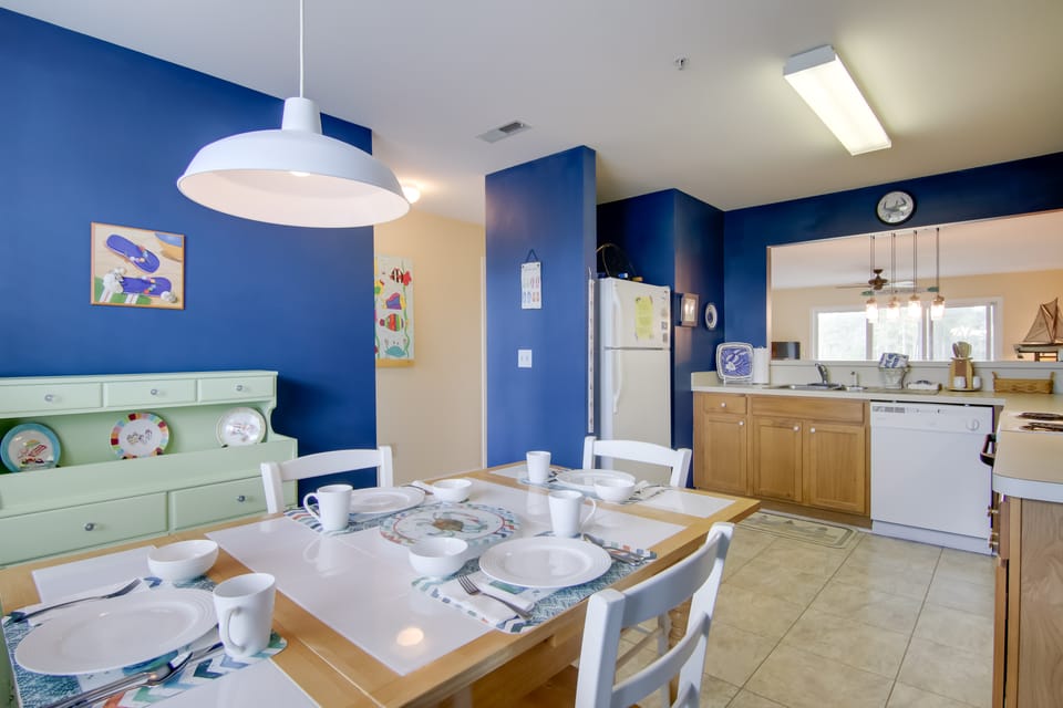 Pool & Bay Access: Serene Ocean View Oasis Apartment in Sussex County