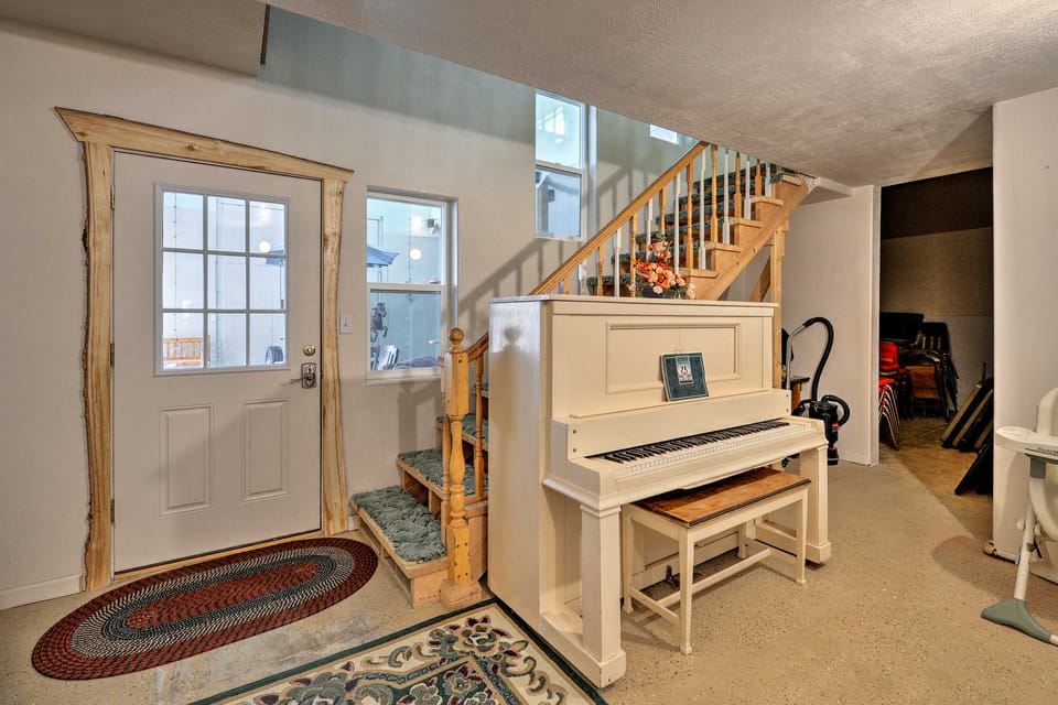 Kayaks & Views: Yellowstone River Lodge in Clark House in Wyoming