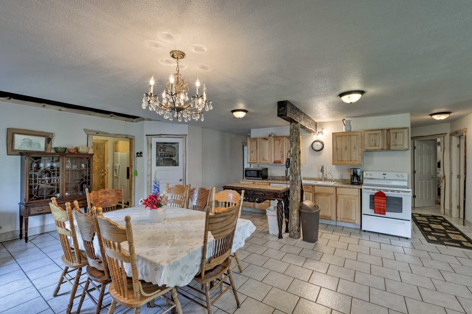 Kayaks & Views: Yellowstone River Lodge in Clark House in Wyoming