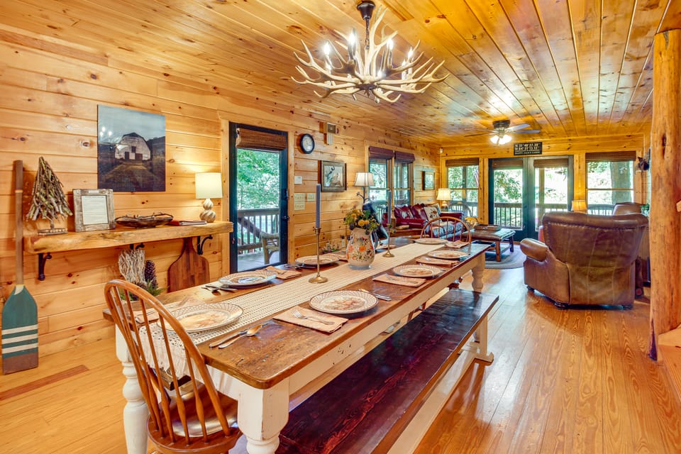 Serene Riverfront Escape in Ellijay, Georgia! House in Georgia