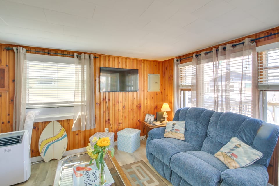 Cozy Hampton Cottage - Walk to Beaches & Marina! Cottage in Hampton Beach