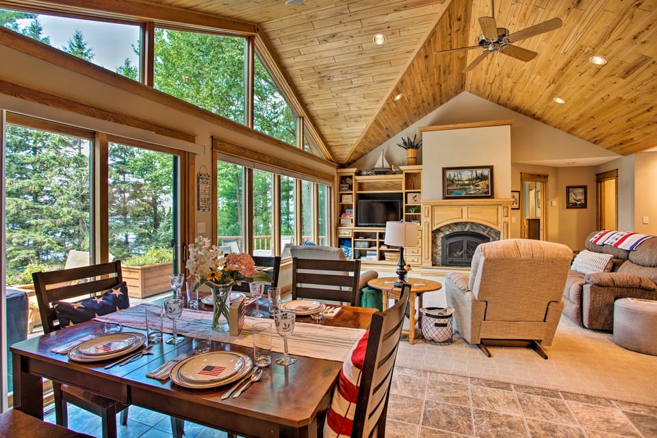 Private Family Retreat on Middle Eau Claire Lake! House in Wisconsin