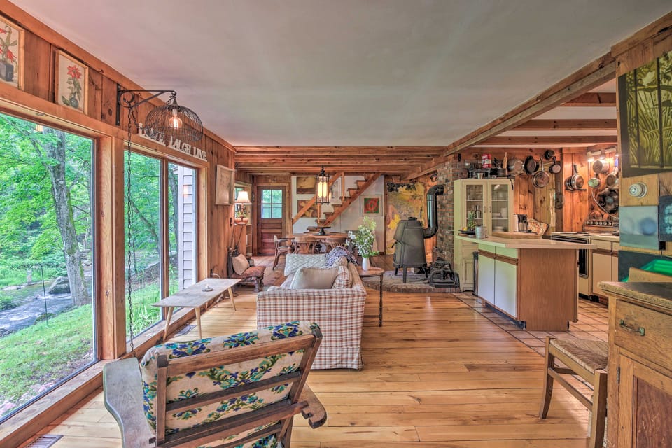 Berkshire Riverfront Ski Cabin: Close to Hiking! House in New Marlborough