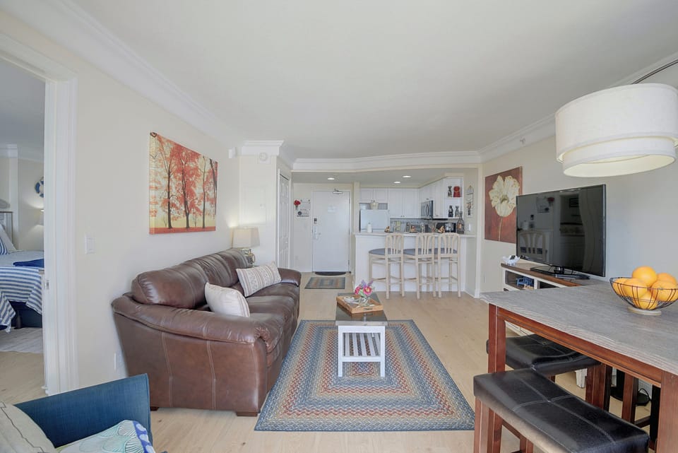 Daytona Beachfront Condo w/ Ocean View Apartment in Holly Hill