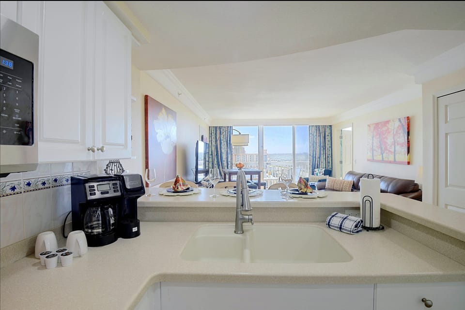 Daytona Beachfront Condo w/ Ocean View Apartment in Holly Hill