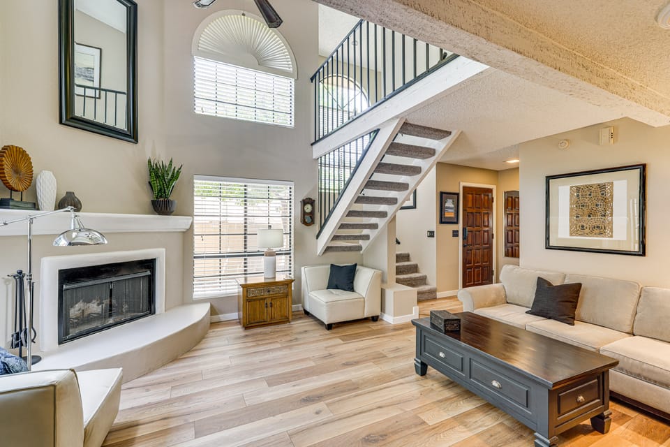 5 Mi to Hiking & Golf: Phoenix Gem w/ Pool Access Apartment in Phoenix