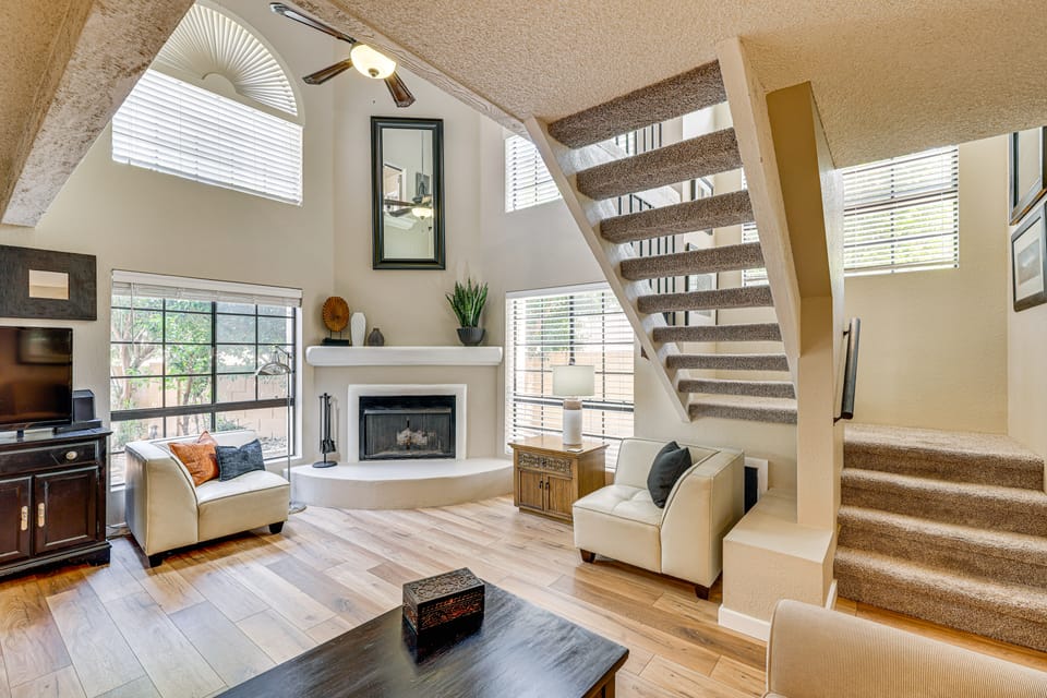 5 Mi to Hiking & Golf: Phoenix Gem w/ Pool Access Apartment in Phoenix